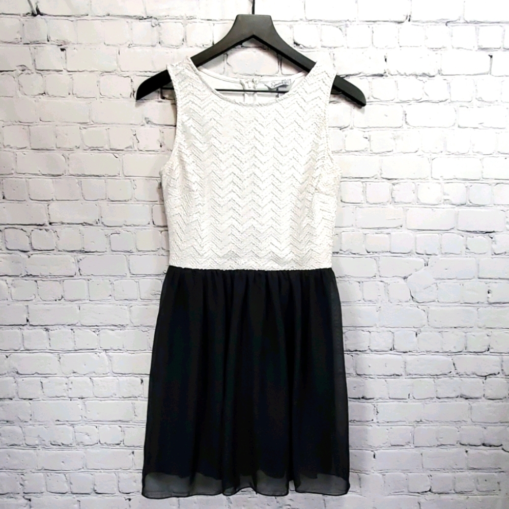5/$30 🎀 Speechless | Flirty Party Streetwear Dress